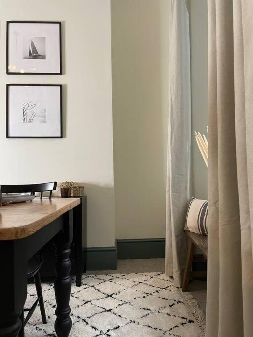 New Luxury For 2024 - Central Plymouth House - Sleeps 10 - Access To Plymouth Town - Close To The Barbican - Pets Welcome - Parking Available - By Luxe Living By Sophia Exterior foto