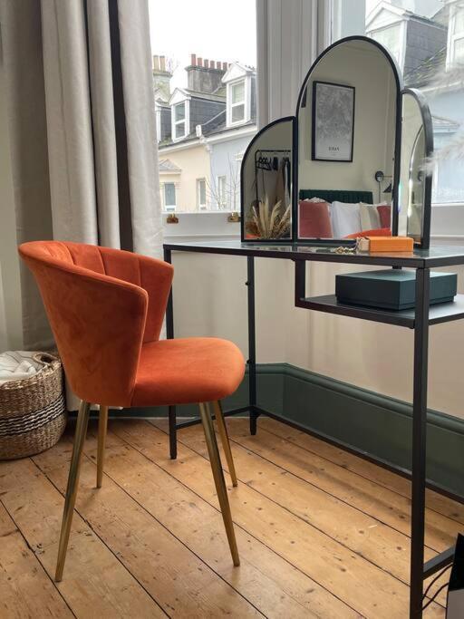 New Luxury For 2024 - Central Plymouth House - Sleeps 10 - Access To Plymouth Town - Close To The Barbican - Pets Welcome - Parking Available - By Luxe Living By Sophia Exterior foto